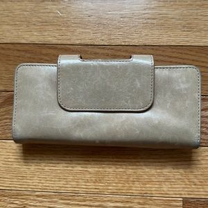 Hobo tan leather kiss lock magnetic flap over wallet